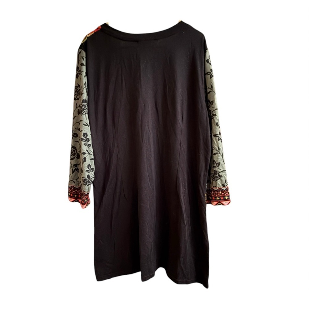 NorthStyle Black and Gold V-Neck Dress - Picture 3 of 5